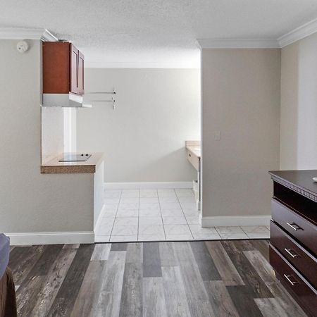 Dream Inn Fresno Bagian luar foto