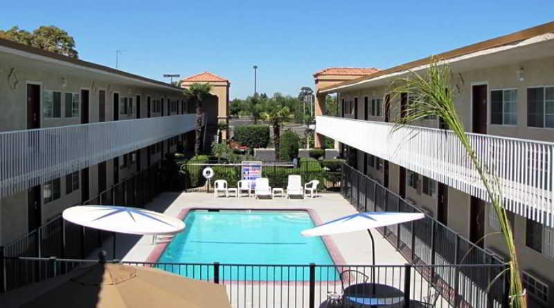 Dream Inn Fresno Bagian luar foto