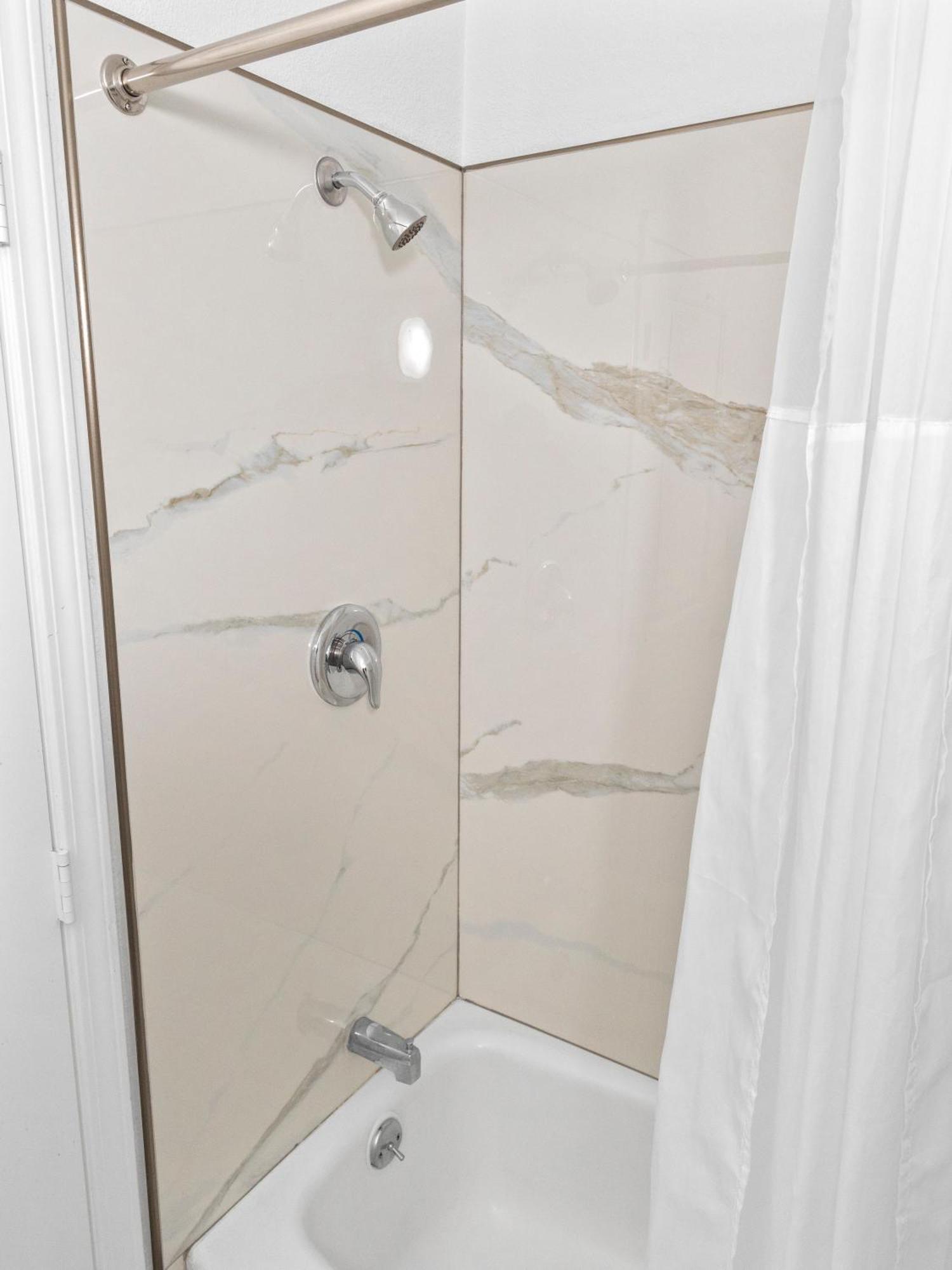 Dream Inn Fresno Bagian luar foto