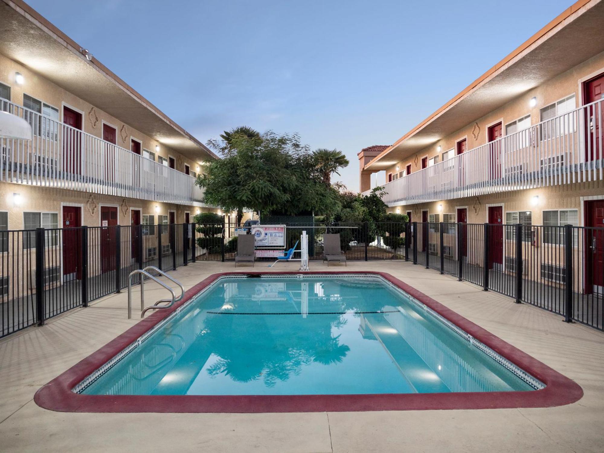 Dream Inn Fresno Bagian luar foto