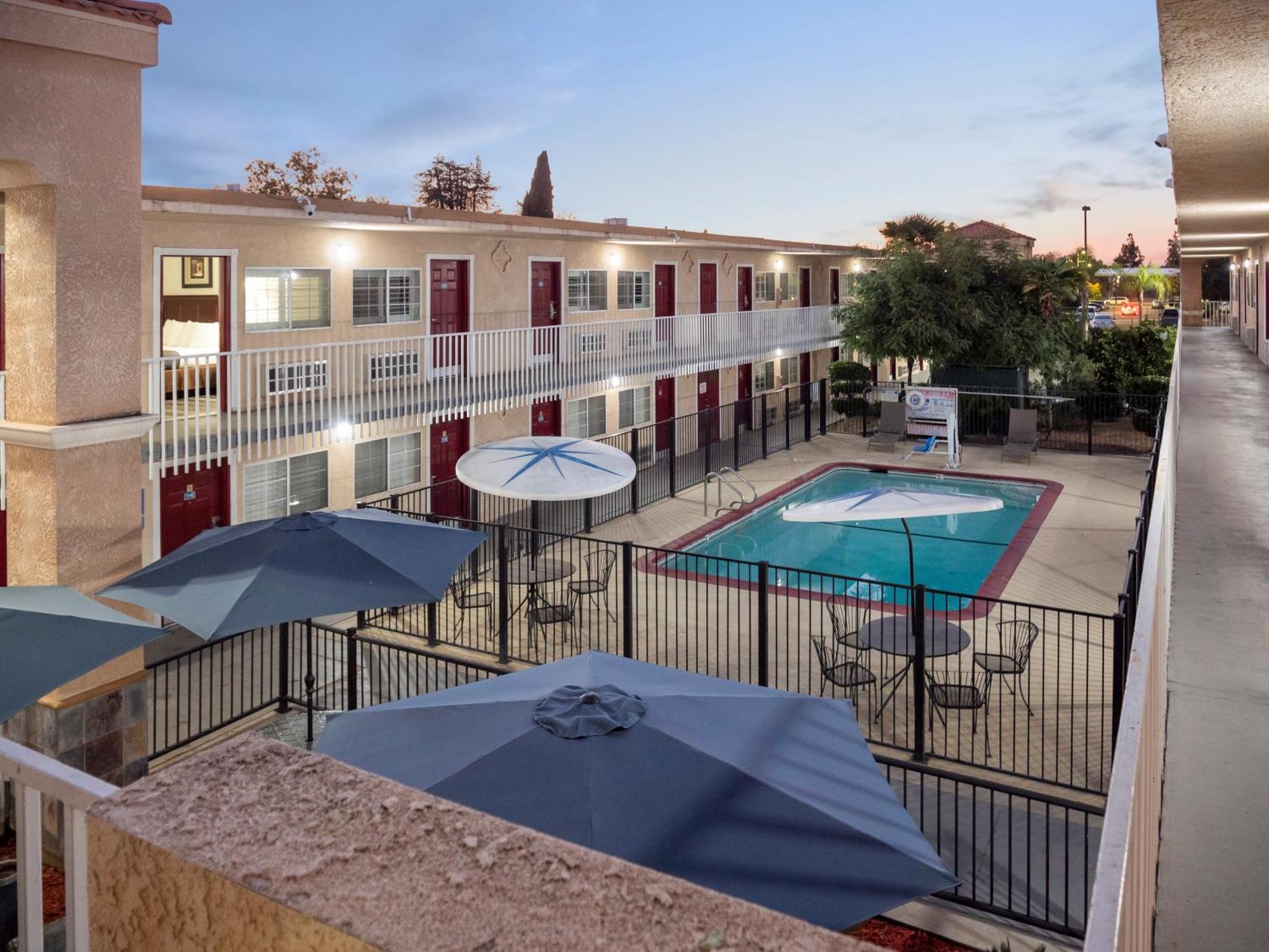 Dream Inn Fresno Bagian luar foto