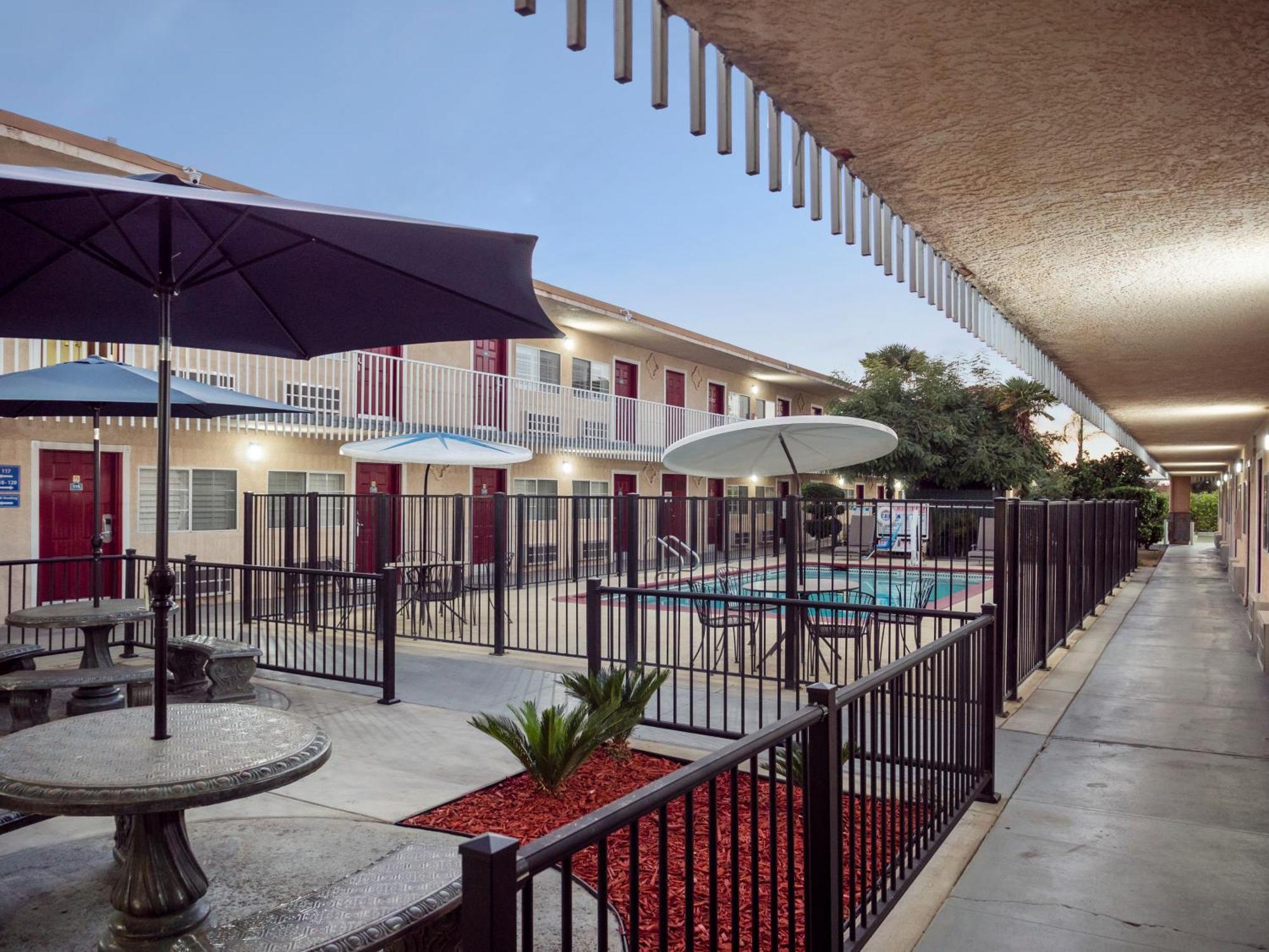 Dream Inn Fresno Bagian luar foto