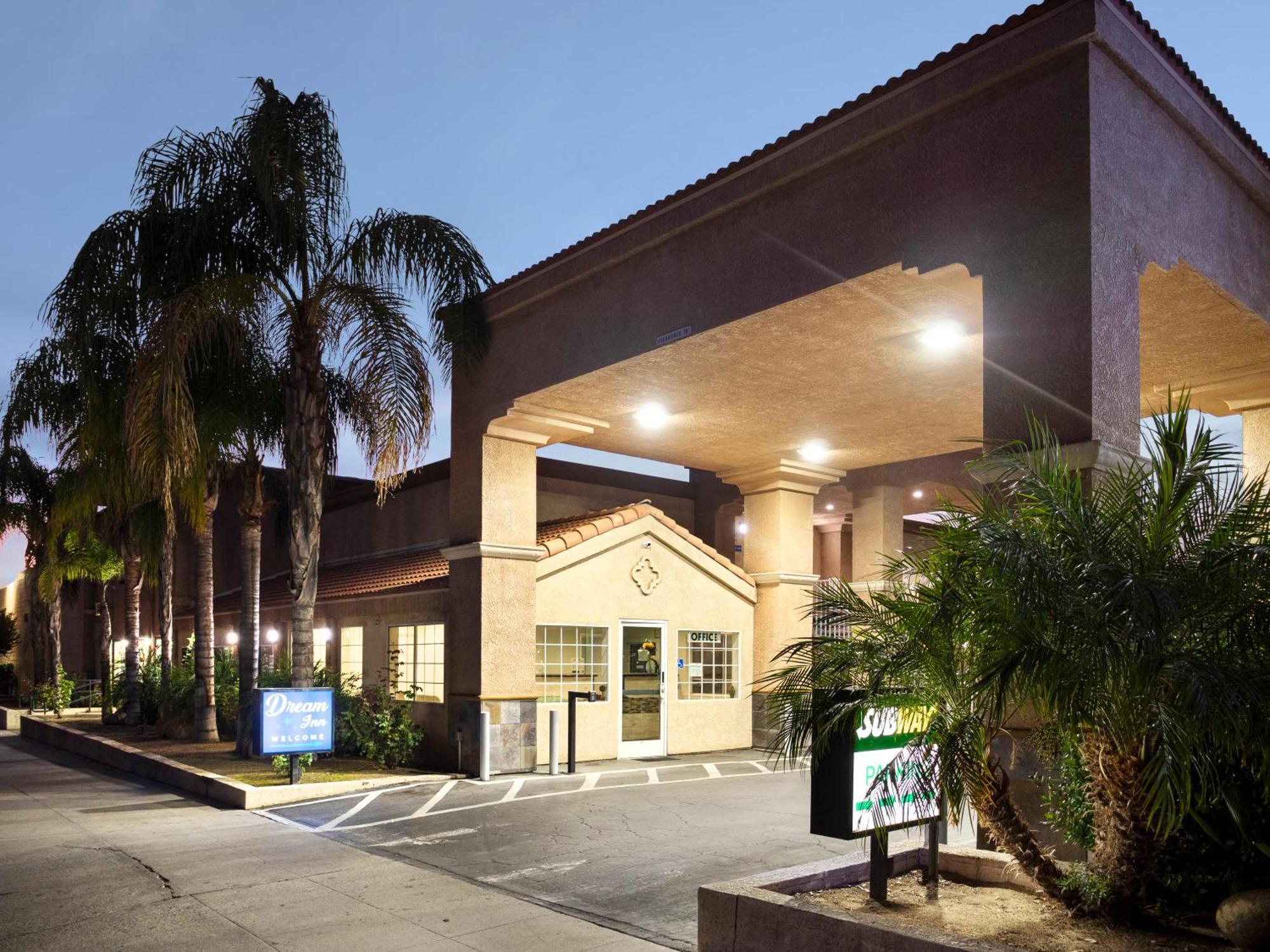 Dream Inn Fresno Bagian luar foto