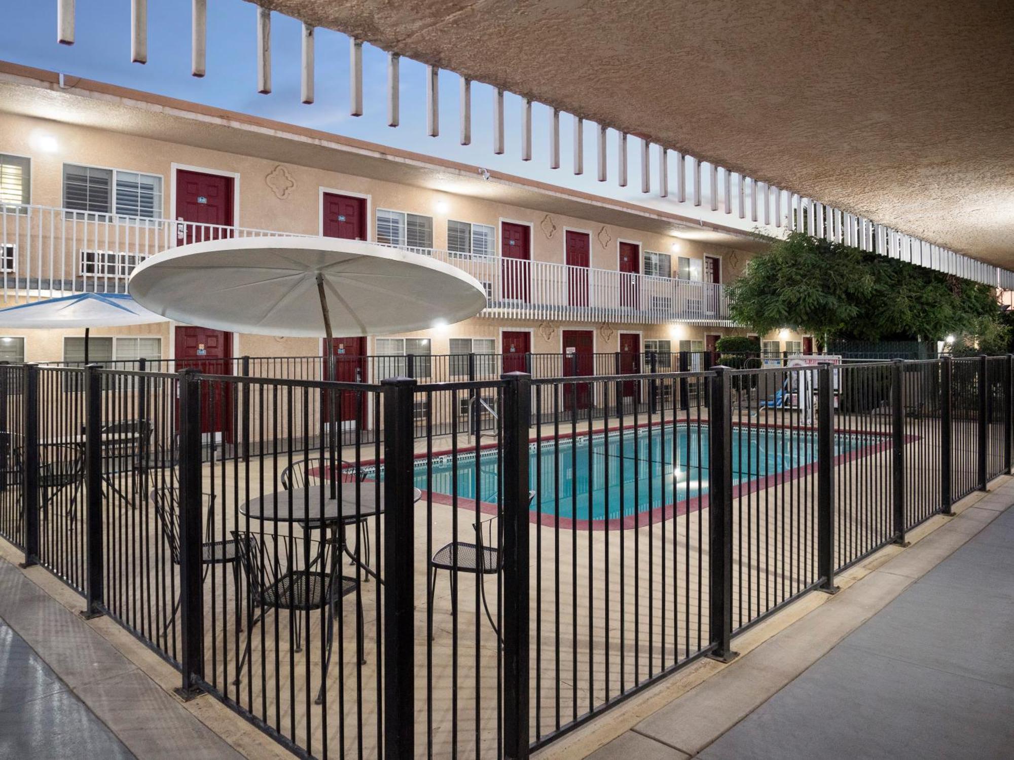 Dream Inn Fresno Bagian luar foto